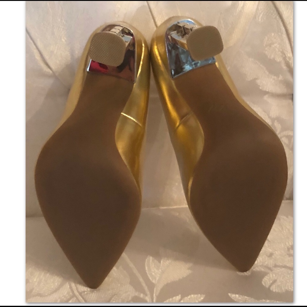 KATY PERRY •GOLD LEATHER CHAIN LINK HEEL - Picture 5 of 7